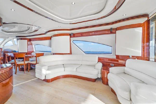 85ft Azimut Del Mar elegant atmosphere
